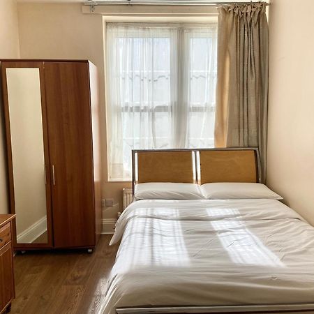 Separate Rooms By The Thames Londra Exterior foto